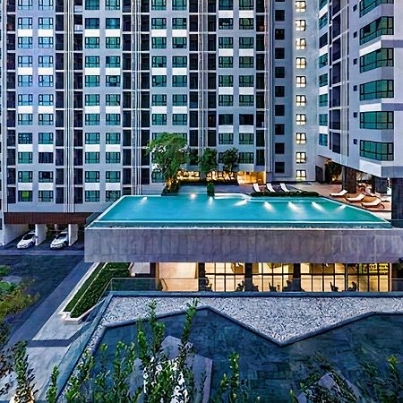 The Base Central Pattaya Εξωτερικό φωτογραφία