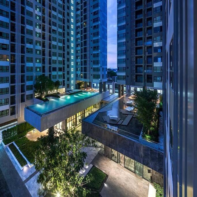 The Base Central Pattaya Εξωτερικό φωτογραφία