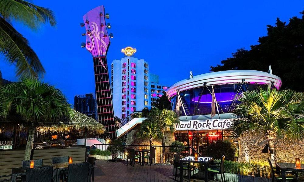 The Base Central Pattaya Εξωτερικό φωτογραφία
